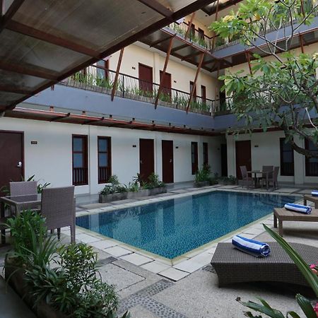 Reddoorz Near Legian Street Hotel Bagian luar foto