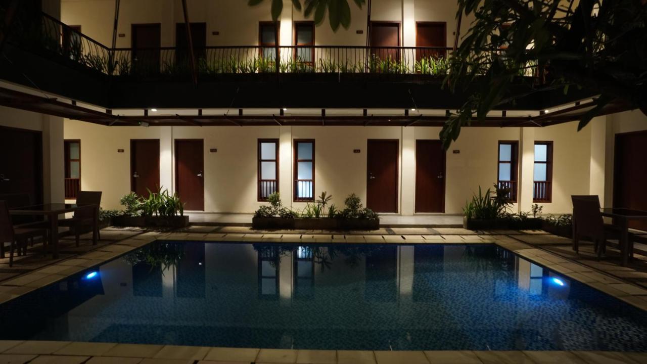 Reddoorz Near Legian Street Hotel Bagian luar foto