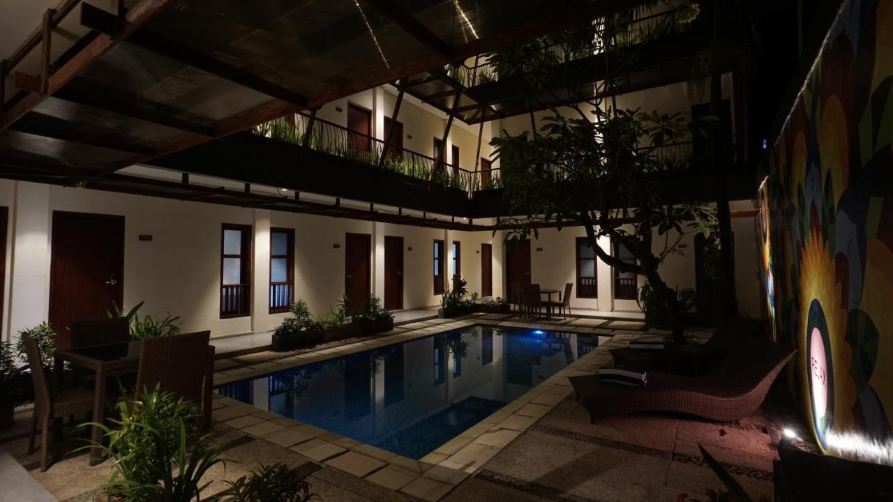 Reddoorz Near Legian Street Hotel Bagian luar foto