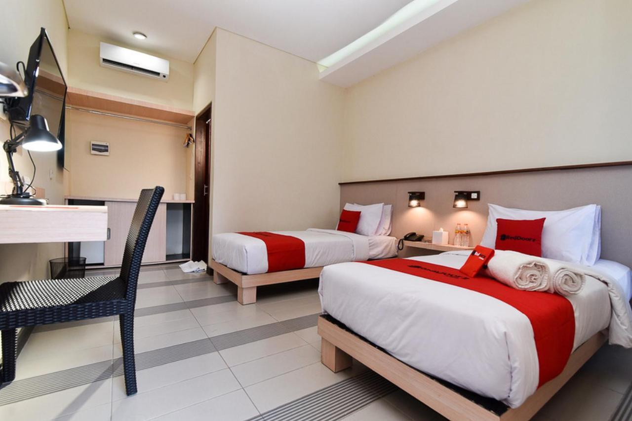 Reddoorz Near Legian Street Hotel Bagian luar foto